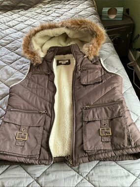 Girls Cato Brown Quilted Vest with cream Lining hood that snaps on